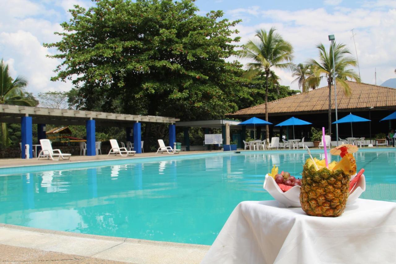 Hotel Guadaira Resort Melgar Bagian luar foto