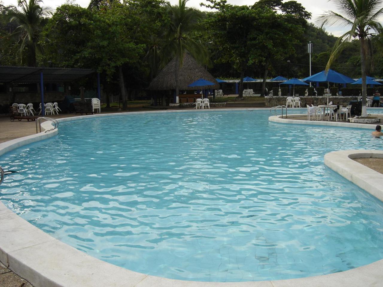Hotel Guadaira Resort Melgar Bagian luar foto