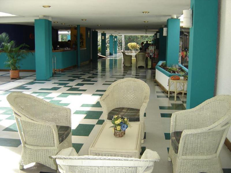 Hotel Guadaira Resort Melgar Bagian luar foto